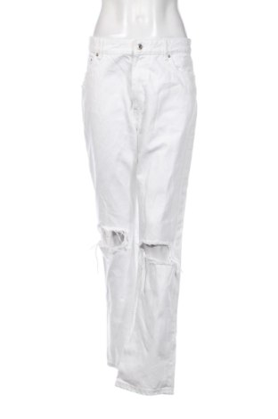 Blugi de femei Bershka, Mărime L, Culoare Alb, Preț 103,00 Lei, #136943595