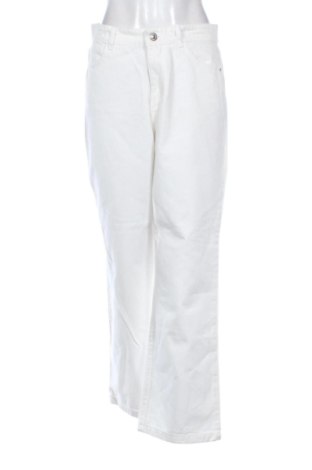 Blugi de femei Unbranded, Mărime M, Culoare Alb, Preț 78,20 Lei, #136956731