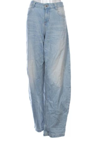 Damskie jeansy Bershka, Rozmiar L, Kolor Niebieski, Cena 80,44 zł, #136959163