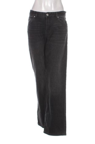 Дамски дънки Bershka, Размер L, Цвят Черен, Цена 24,03 €, #136975670