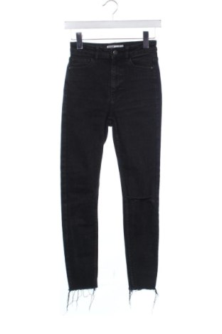 Damen Jeans Bershka, Größe XS, Farbe Schwarz, Preis 9,89 €, #136975951