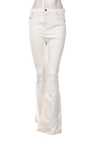 Damskie jeansy Bershka, Rozmiar L, Kolor ecru, Cena 91,99 zł, #136979074