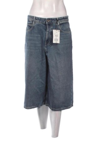 Γυναικείο Τζίν Bershka, Μέγεθος M, Χρώμα Μπλέ, Τιμή 24,99 €, #137033746