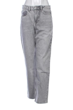 Damskie jeansy Bershka, Rozmiar M, Kolor Szary, Cena 105,99 zł, #136935730