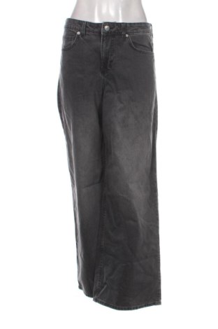 Blugi de femei H&M Divided, Mărime L, Culoare Gri, Preț 83,41 Lei, #136971752