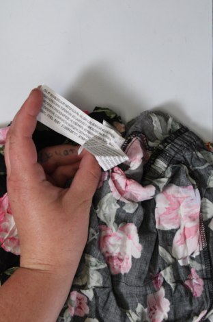 Dámská krátka kombinéza  Forever 21, Veľkosť XL, Farba Viacfarebná, Cena  28,95 €, #136922430