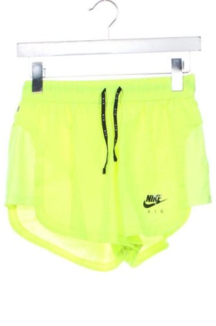 Pantaloni scurți de femei Nike, Mărime XXS, Culoare Galben, Preț 111,99 Lei, #136926995