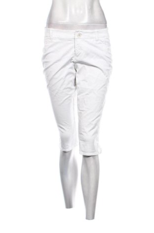 Damen Shorts Esprit, Größe M, Farbe Weiß, Preis 8,99 €, #136986331