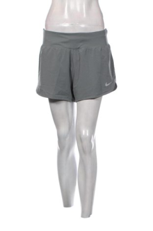 Γυναικείο κοντό παντελόνι Nike, Μέγεθος L, Χρώμα Γκρί, Τιμή 41,99 €, #136989249