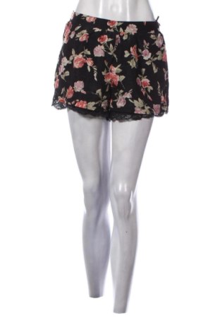 Pantaloni scurți de femei Glamorous, Mărime S, Culoare Multicolor, Preț 54,99 Lei, #136999772