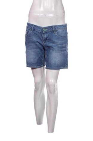 Дамски къс панталон Lee Cooper, Размер L, Цвят Син, Цена 12,00 €, #137010209