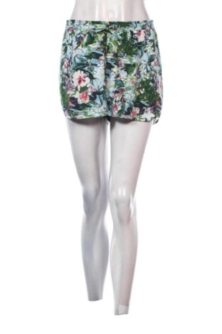 Дамски къс панталон Vero Moda, Размер L, Цвят Многоцветен, Цена 8,69 €, #136985460