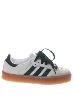 Дамски обувки Adidas Originals, Размер 40, Цвят Бял, Цена 84,36 €, #136993256