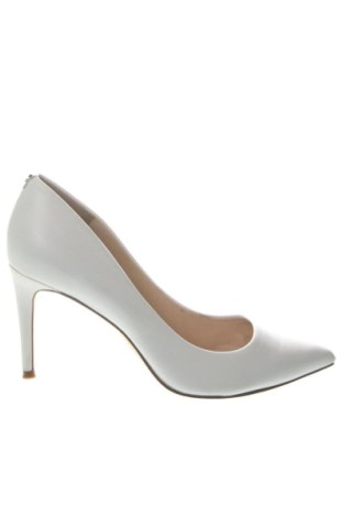 Dámske topánky  Guess, Veľkosť 39, Farba Biela, Cena  37,95 €, #136979772