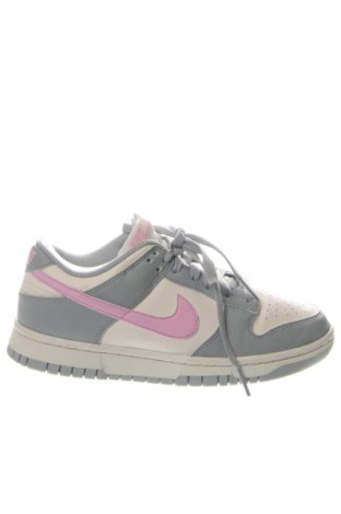 Дамски обувки Nike, Размер 38, Цвят Многоцветен, Цена 84,36 €, #136993033