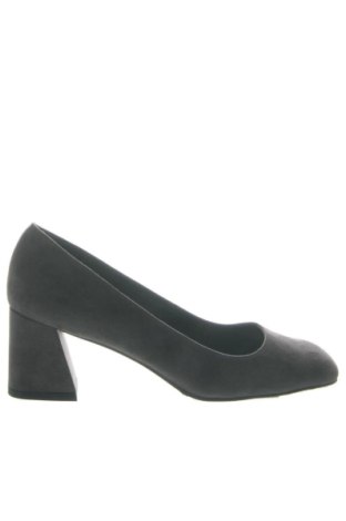 Дамски обувки Stuart Weitzman, Размер 40, Цвят Сив, Цена 199,40 €, #136885440