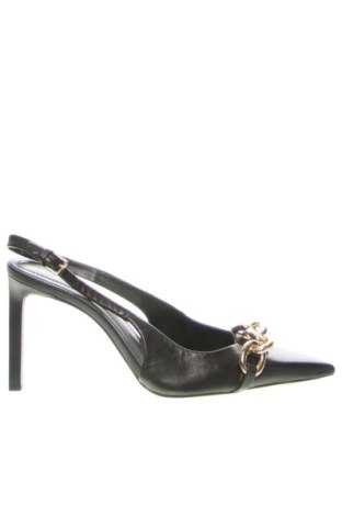 Obuwie damskie Zara, Rozmiar 39, Kolor Czarny, Cena 93,14 zł, #136955187