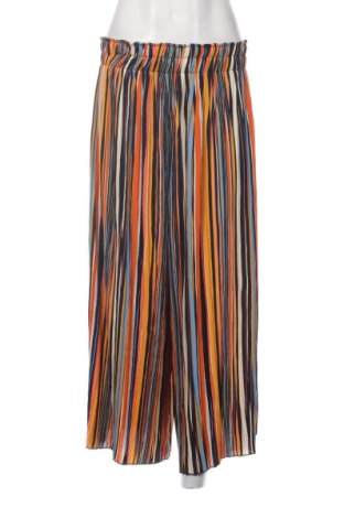 Damenhose Bershka, Größe M, Farbe Mehrfarbig, Preis 12,99 €, #136999696
