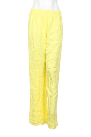 Damskie spodnie Maestro, Rozmiar S, Kolor Żółty, Cena 55,04 zł, #137033267