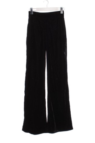Pantaloni de femei Pull&Bear, Mărime XXS, Culoare Negru, Preț 72,99 Lei, #136933941