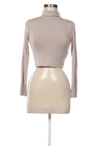 Дамско полo Bershka, Размер S, Цвят Бежов, Цена 7,00 €, #136953198
