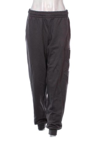 Damen Sporthose Emporio Armani, Größe M, Farbe Grau, Preis 72,99 €, #136978971