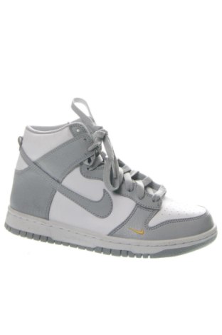 Детски обувки Nike, Размер 38, Цвят Многоцветен, Цена 78,22 €, #136944519