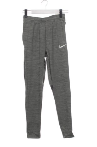 Детско спортно долнище Nike, Размер 10-11y/ 146-152 см, Цвят Зелен, Цена 33,91 €, #136967561