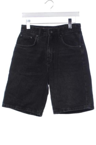 Pantaloni scurți de bărbați Pull&Bear, Mărime S, Culoare Negru, Preț 60,99 Lei, #136925925