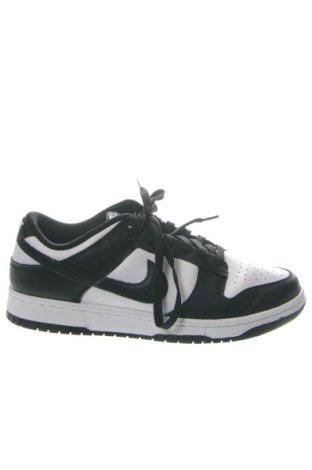 Férfi cipők
 Nike, Méret 42, Szín Sokszínű, Ár 44 389 Ft, #136943340