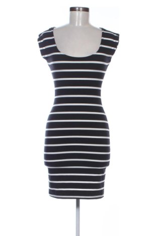 Рокля Pull&Bear, Размер M, Цвят Многоцветен, Цена 6,77 €, #136990576