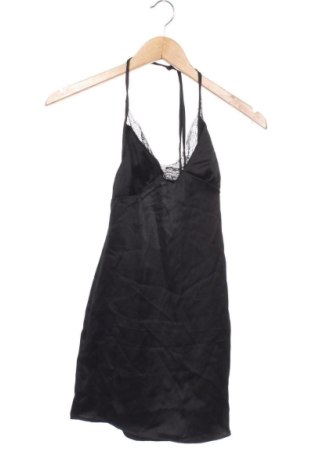 Рокля Pull&Bear, Размер XS, Цвят Черен, Цена 32,21 €, #136994071