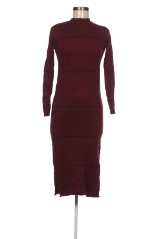 Sukienka Bershka, Rozmiar S, Kolor Czerwony, Cena 59,27 zł, #137007212