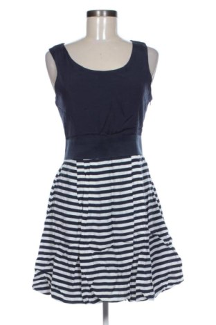 Kleid VILA, Größe M, Farbe Mehrfarbig, Preis 11,00 €, #137024099