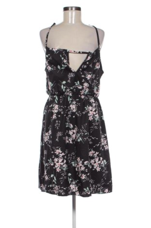 Kleid Cloud 5ive, Größe M, Farbe Mehrfarbig, Preis 15,99 €, #137024243