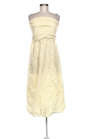 Šaty  Pull&Bear, Velikost L, Barva Žlutá, Cena  409,00 Kč, #137036561