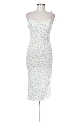 Рокля Bershka, Размер M, Цвят Многоцветен, Цена 15,84 €, #137046528