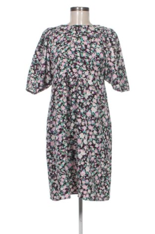 Рокля Vero Moda, Размер S, Цвят Многоцветен, Цена 8,69 €, #137055333