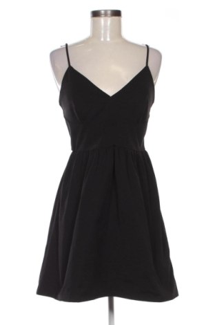 Φόρεμα Reserved, Μέγεθος M, Χρώμα Μαύρο, Τιμή 12,00 €, #136984302