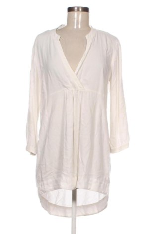 Sukienka Vero Moda, Rozmiar M, Kolor ecru, Cena 42,34 zł, #137019146