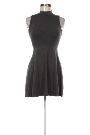Rochie Forever 21, Mărime S, Culoare Gri, Preț 46,99 Lei, #137034067