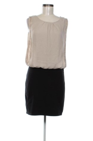 Rochie Chicoree, Mărime S, Culoare Bej, Preț 86,00 Lei, #137039566