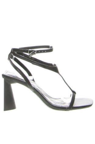 Sandalen Bershka, Größe 36, Farbe Schwarz, Preis € 31,99, #136974091