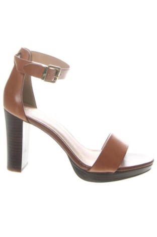 Sandale Pier One, Mărime 39, Culoare Maro, Preț 220,46 Lei, #137005278