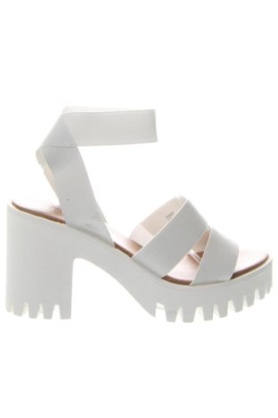 Σανδάλια Steve Madden, Μέγεθος 39, Χρώμα Λευκό, Τιμή 69,99 €, #136960449