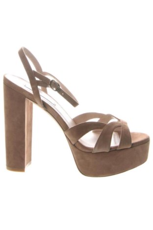 Sandály Stuart Weitzman, Velikost 41, Barva Hnědá, Cena  8 504,00 Kč, #137016092
