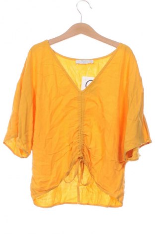 Bluzka damska Bershka, Rozmiar XS, Kolor Żółty, Cena 28,99 zł