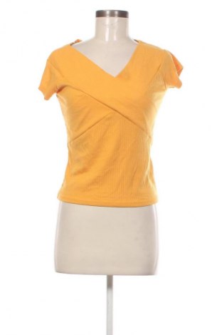 Дамска блуза LC Waikiki, Размер M, Цвят Жълт, Цена 2,55 €