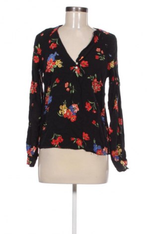 Damen Shirt Stradivarius, Größe M, Farbe Mehrfarbig, Preis € 1,99