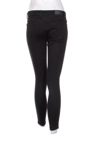 Damskie jeansy Vero Moda, Rozmiar S, Kolor Czarny, Cena 24,99 zł